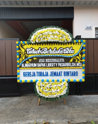 Papan Bunga Duka di Ciampel