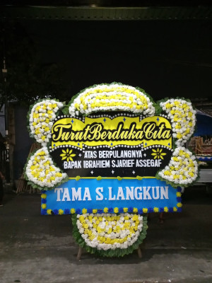 Papan Bunga Duka di Ciampel